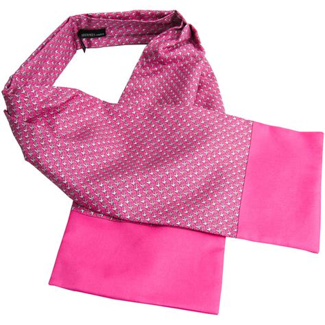 flying ascot scarf.